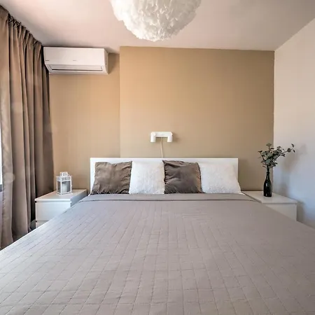Apartment Fantastic Penthouse With Roof Terrace In The Heart Of Nerja