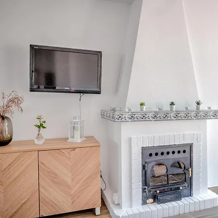 Apartment Fantastic Penthouse With Roof Terrace In The Heart Of Nerja