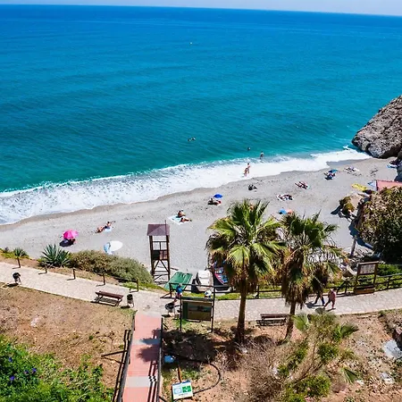 Fantastic Penthouse With Roof Terrace In The Heart Of Nerja